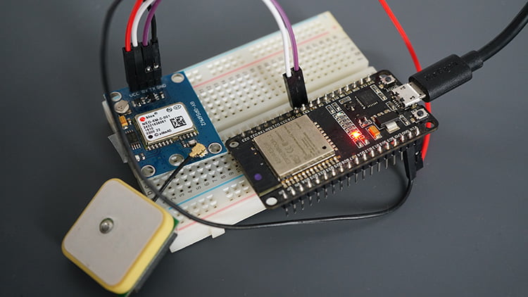 ESP32-with-NEO-GPS-Module-Circuit Kết nối ESP32 với GPS module NEO-6M