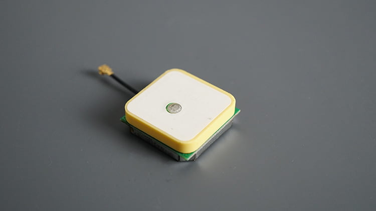 ceramic-GPS-antenna Kết nối ESP32 với GPS module NEO-6M